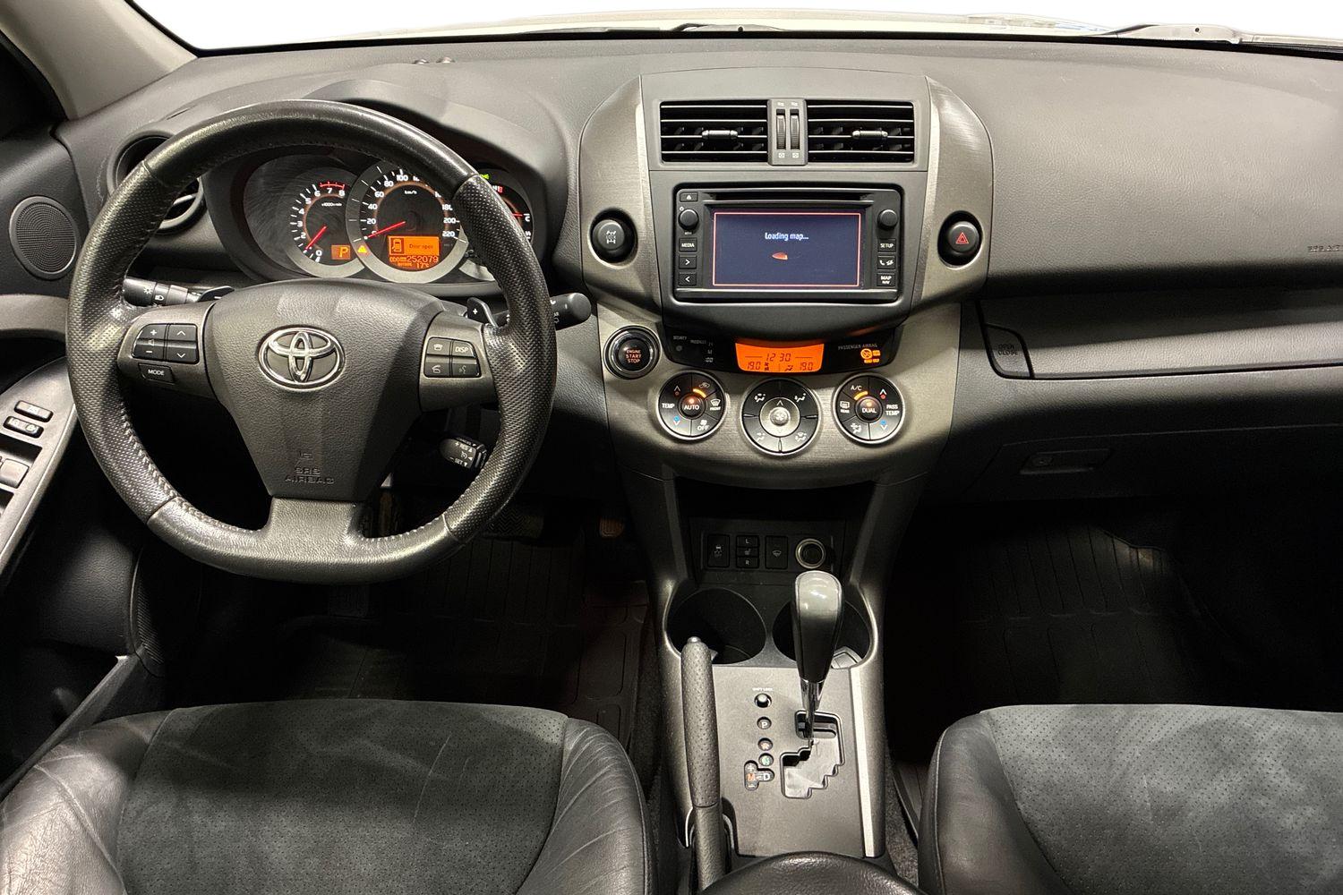 Toyota RAV4 2012, photo 7/29
