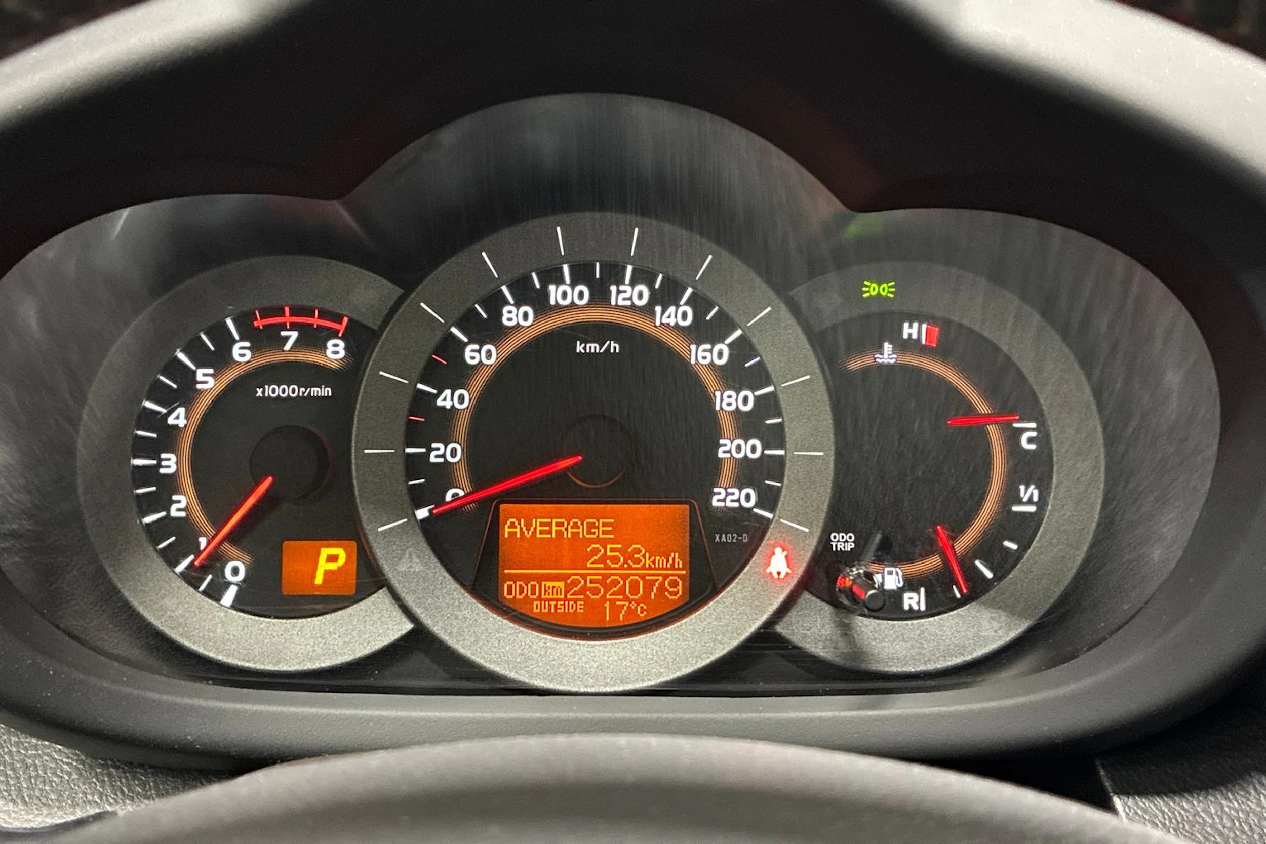 Valkoinen Toyota RAV4 2012 kuva 13.