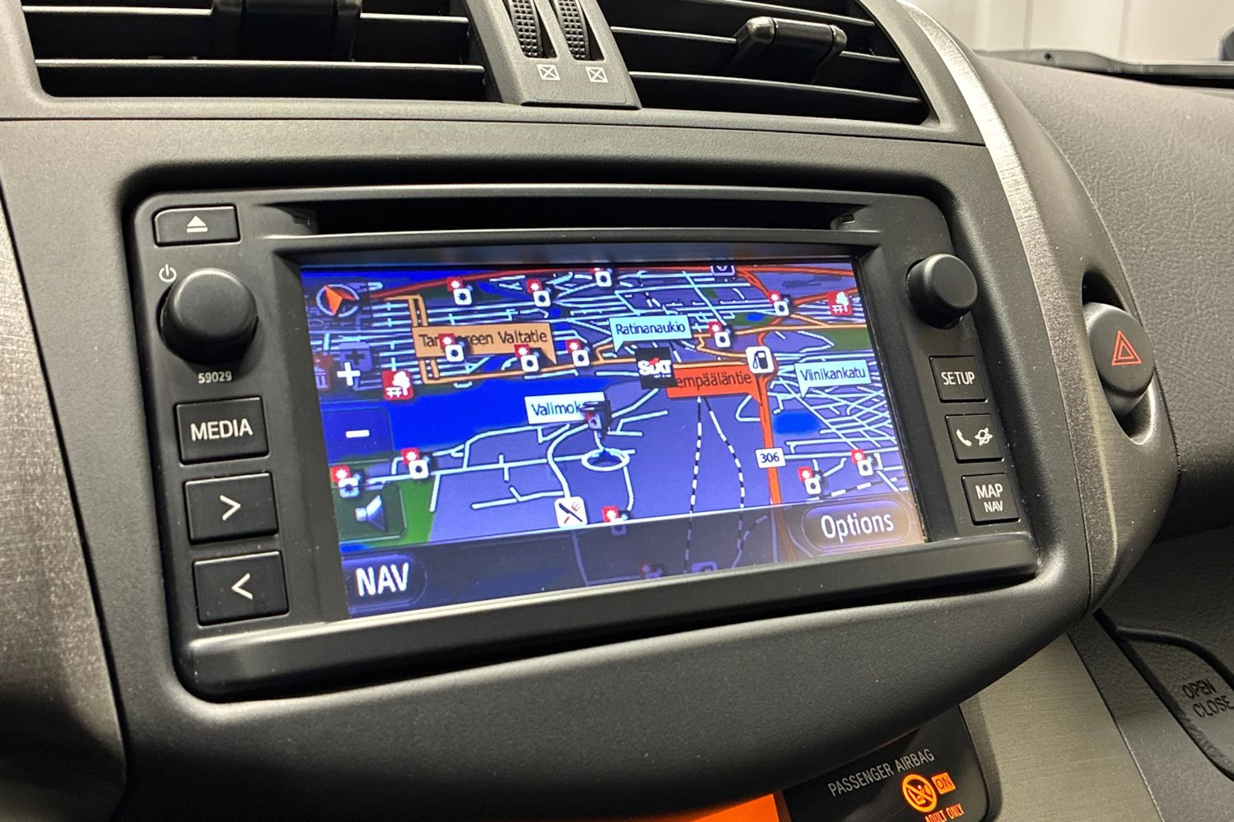 Valkoinen Toyota RAV4 2012 kuva 21.