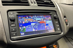 Valkoinen Toyota RAV4 2012 kuva 21.