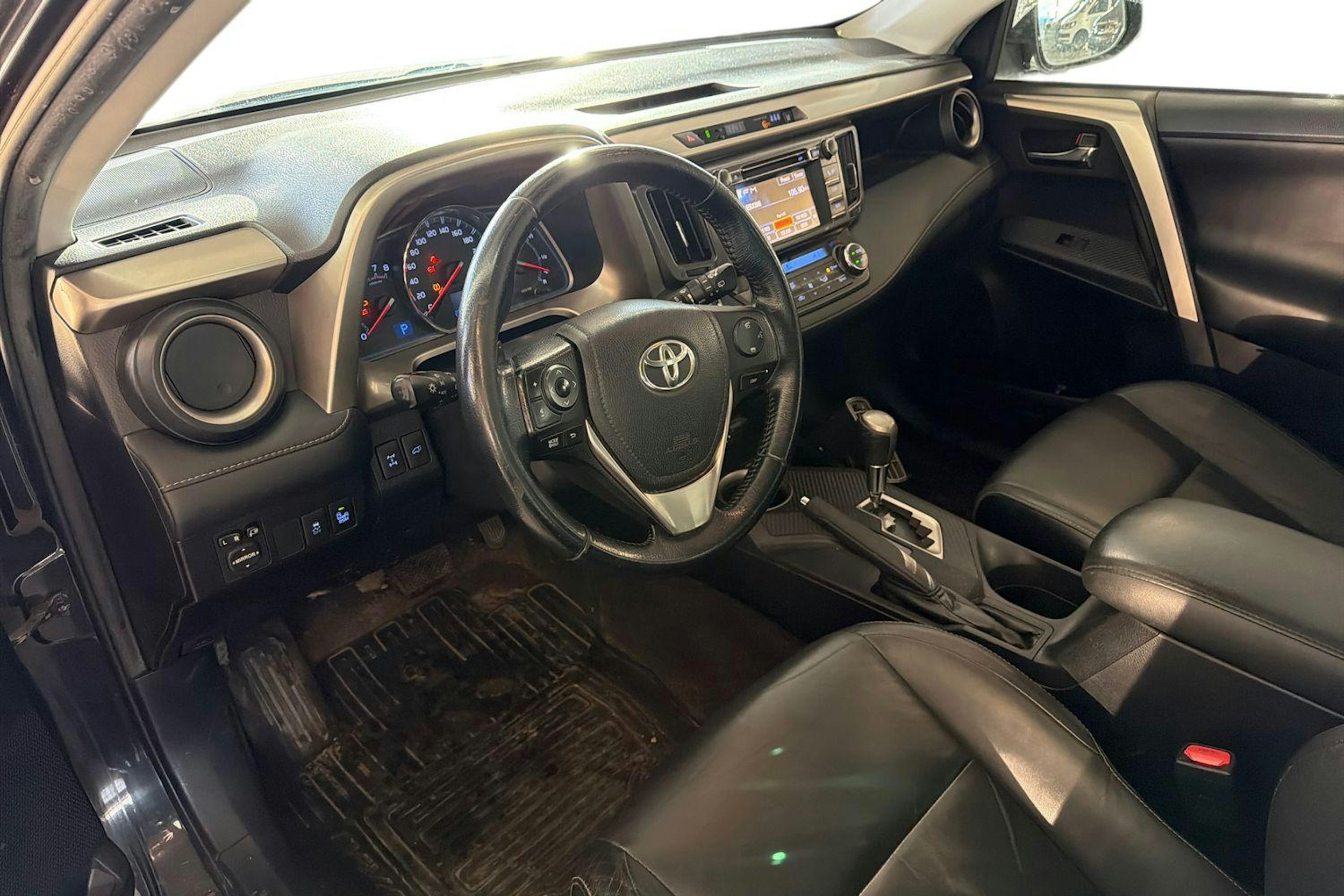 musta Toyota RAV4 2013 kuva 3.