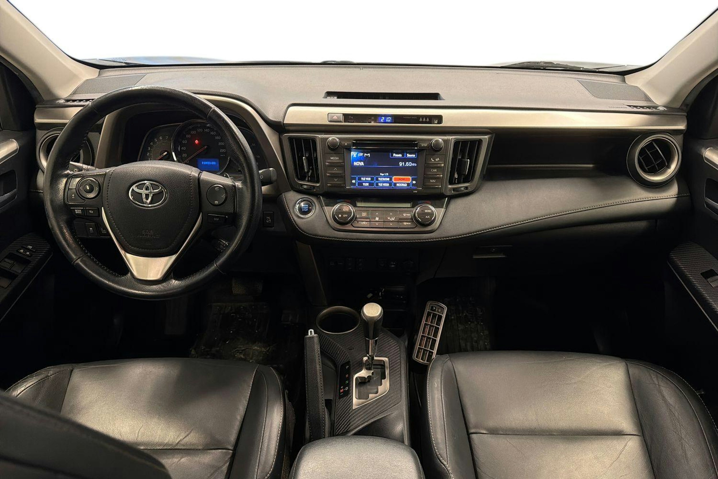 musta Toyota RAV4 2013 kuva 9.