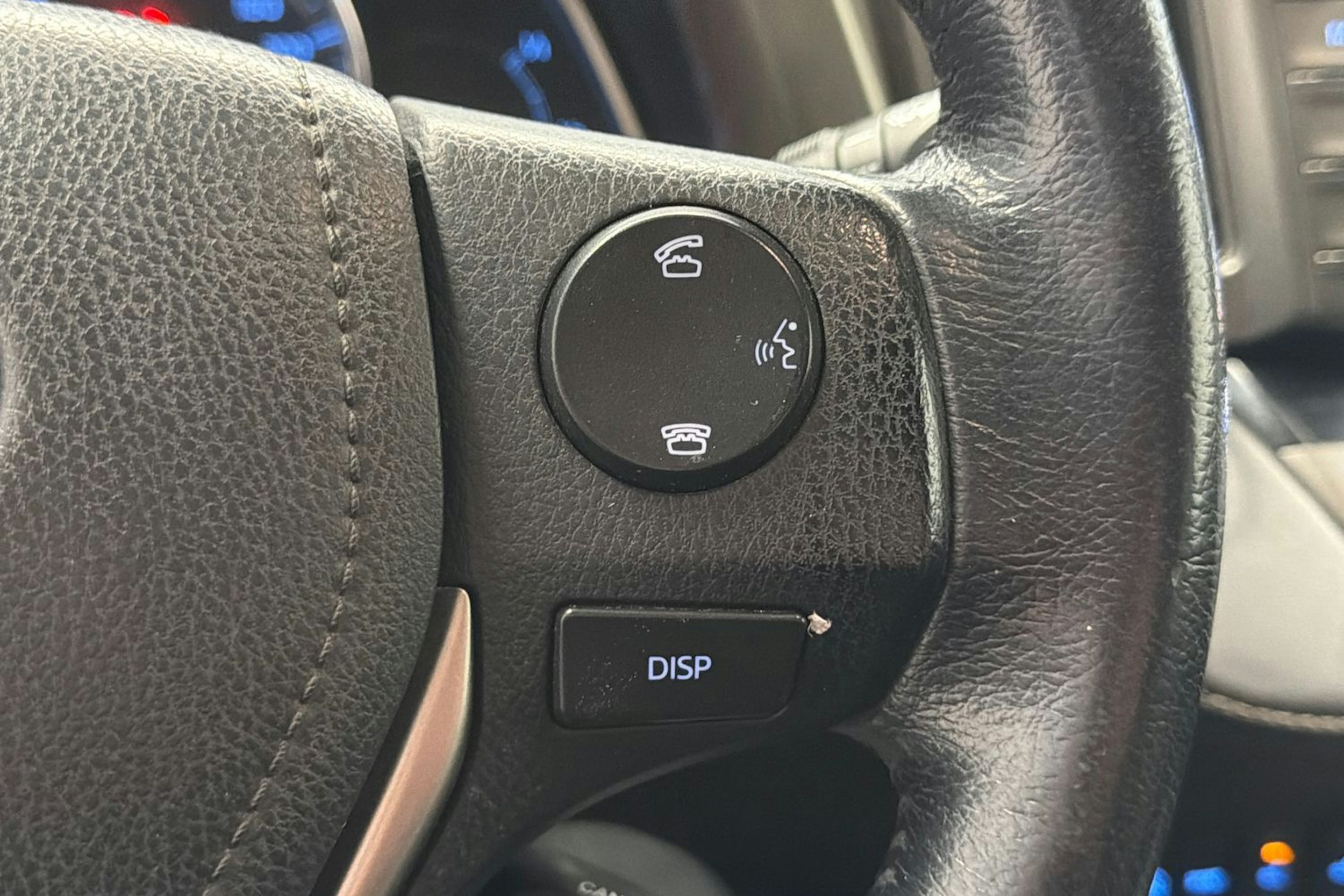 musta Toyota RAV4 2013 kuva 14.