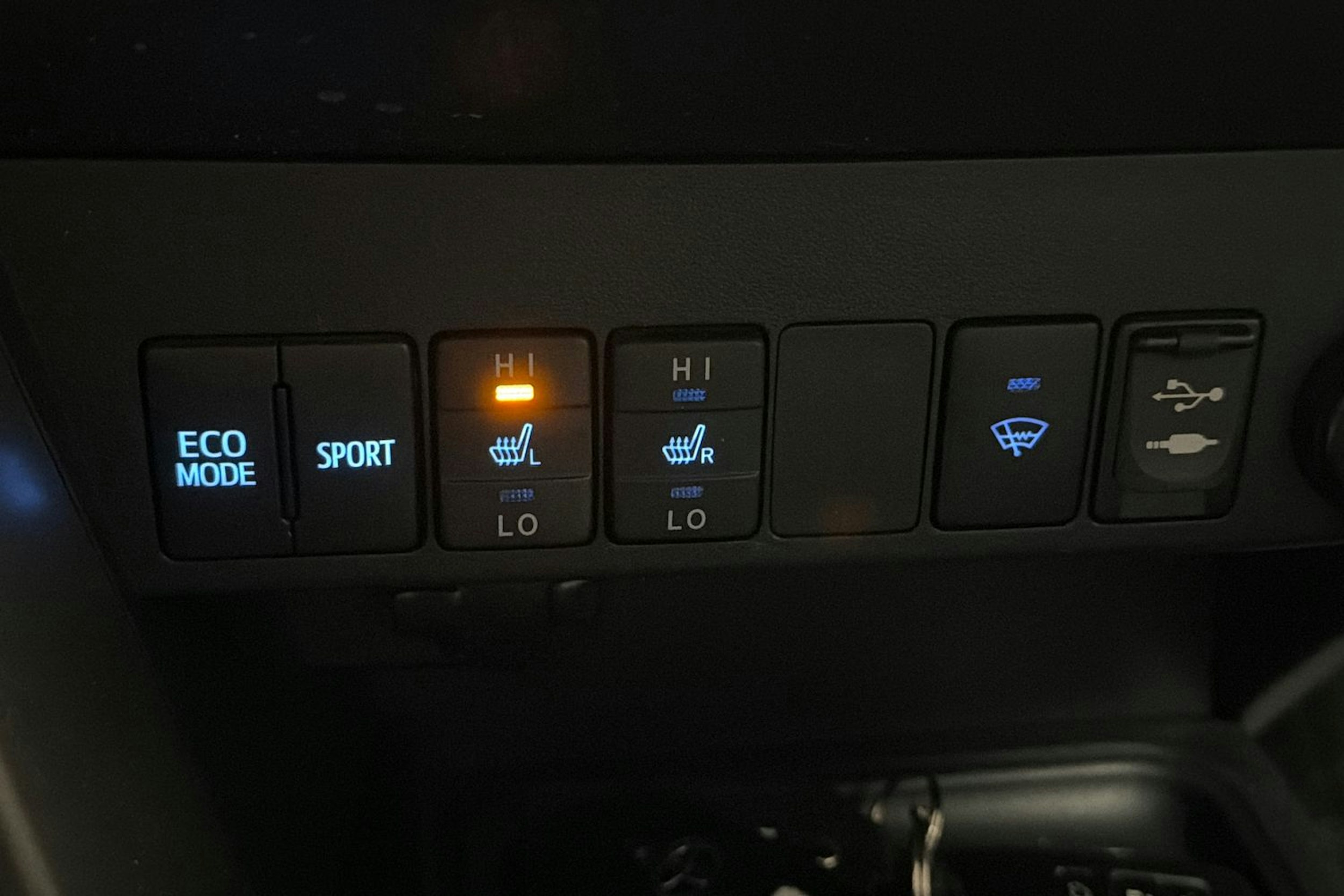 musta Toyota RAV4 2013 kuva 19.