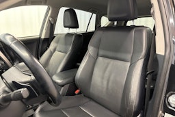 musta Toyota RAV4 2013 kuva 21.