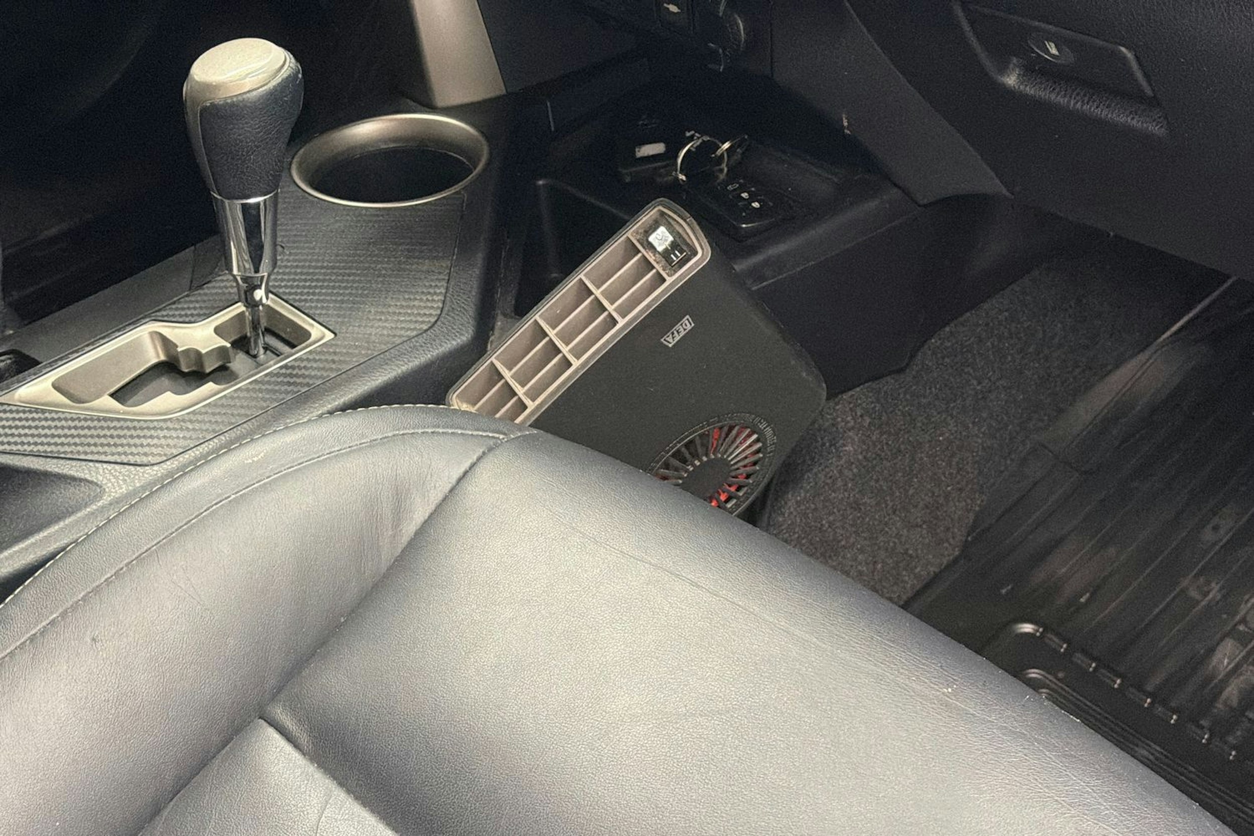 musta Toyota RAV4 2013 kuva 27.