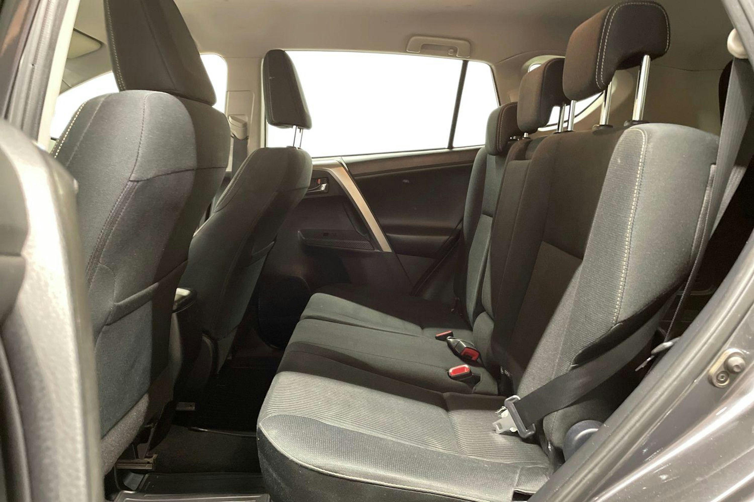 Harmaa Toyota RAV4 2013 kuva 10.