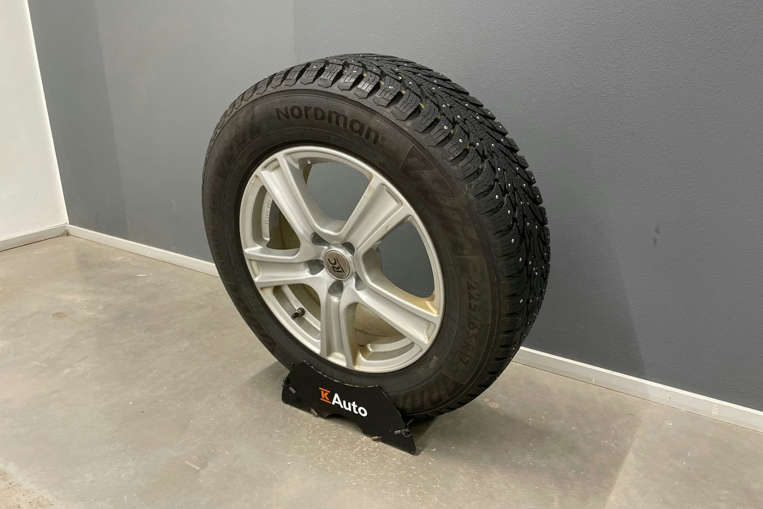 Harmaa Toyota RAV4 2013 kuva 14.
