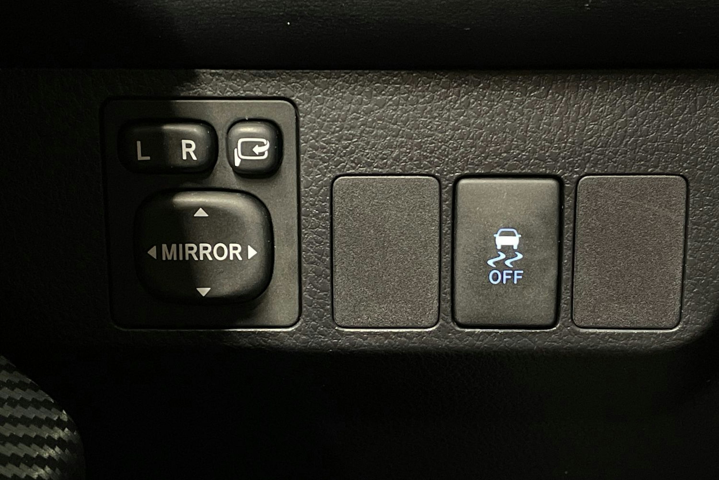 Harmaa Toyota RAV4 2013 kuva 22.