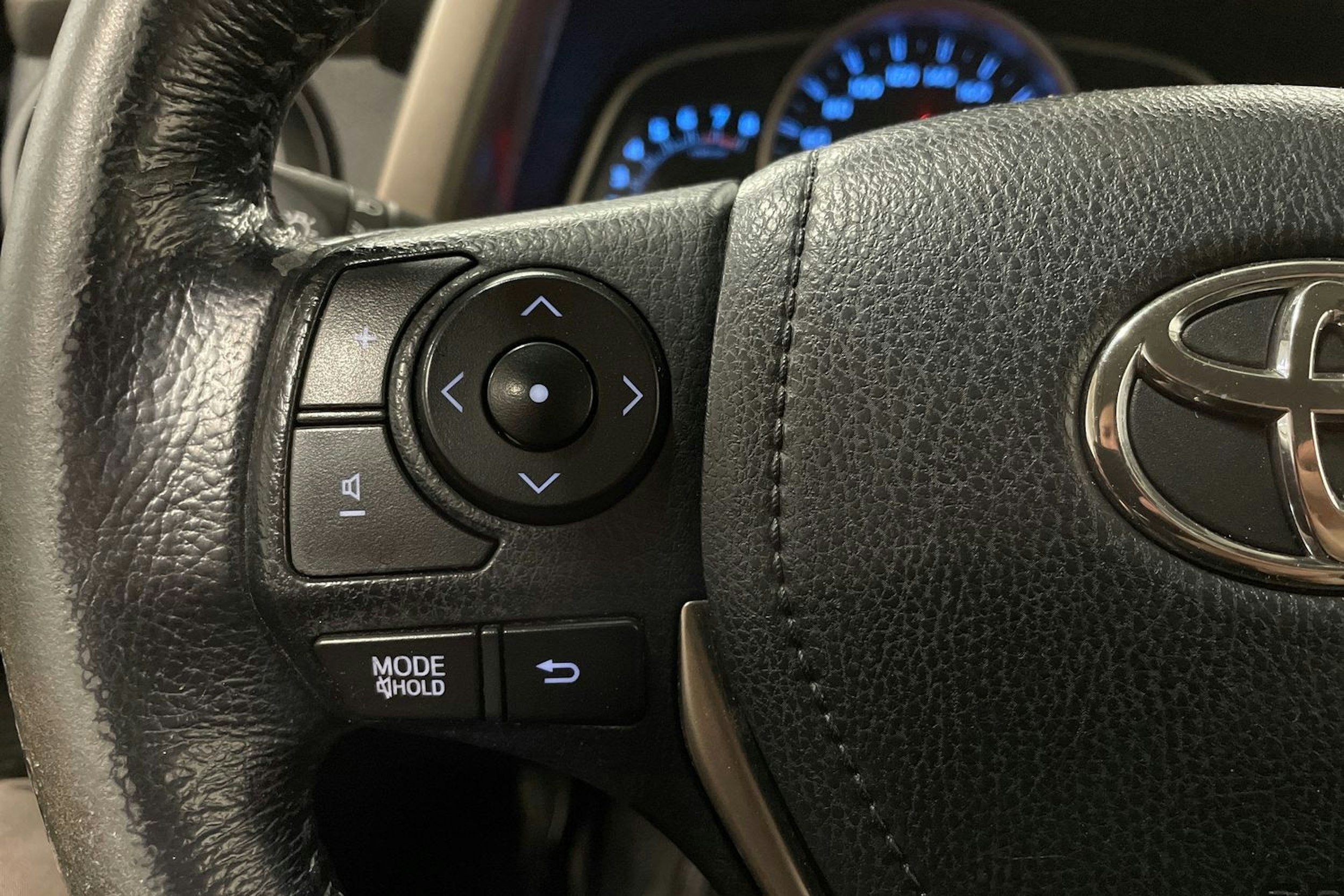 Harmaa Toyota RAV4 2013 kuva 24.