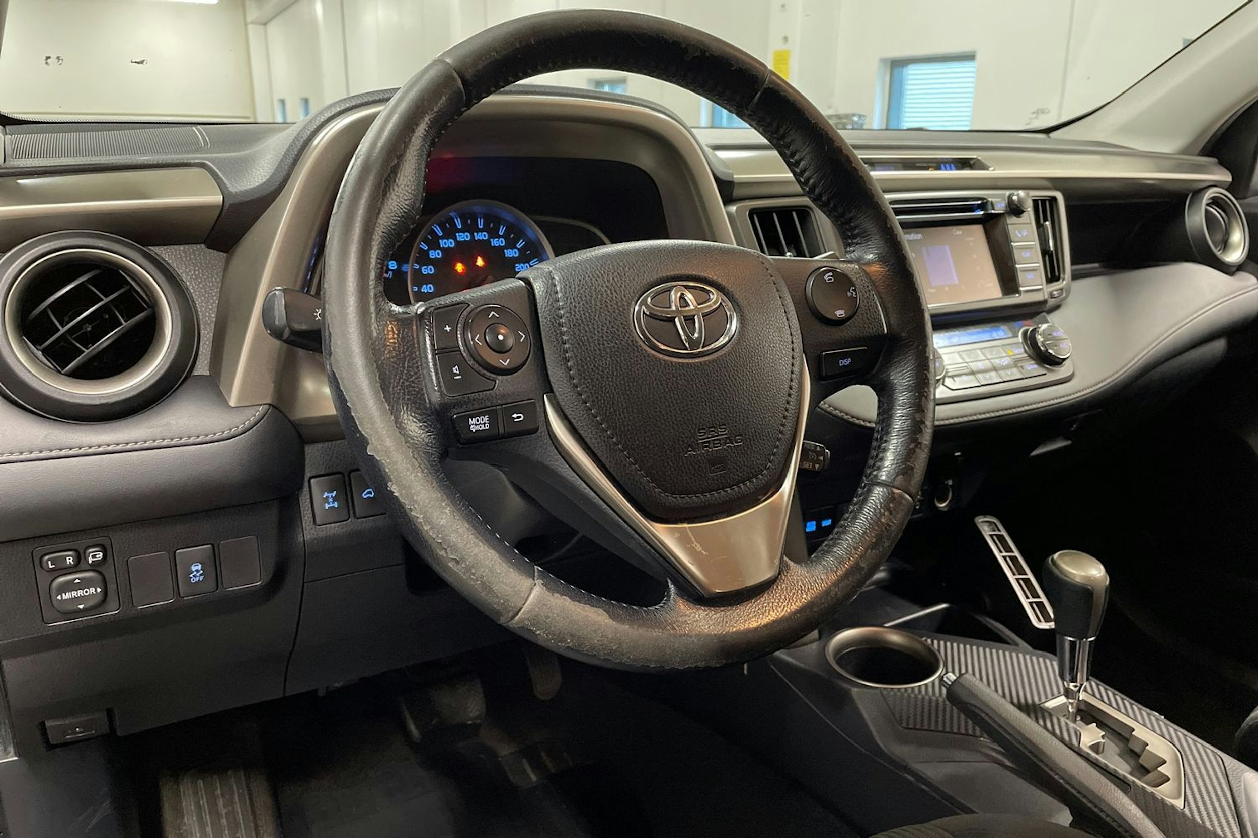 Harmaa Toyota RAV4 2013 kuva 27.