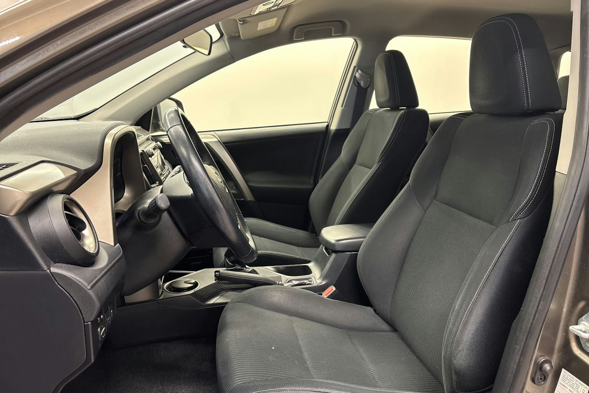 ruskea (beige) Toyota RAV4 2013 kuva 14.