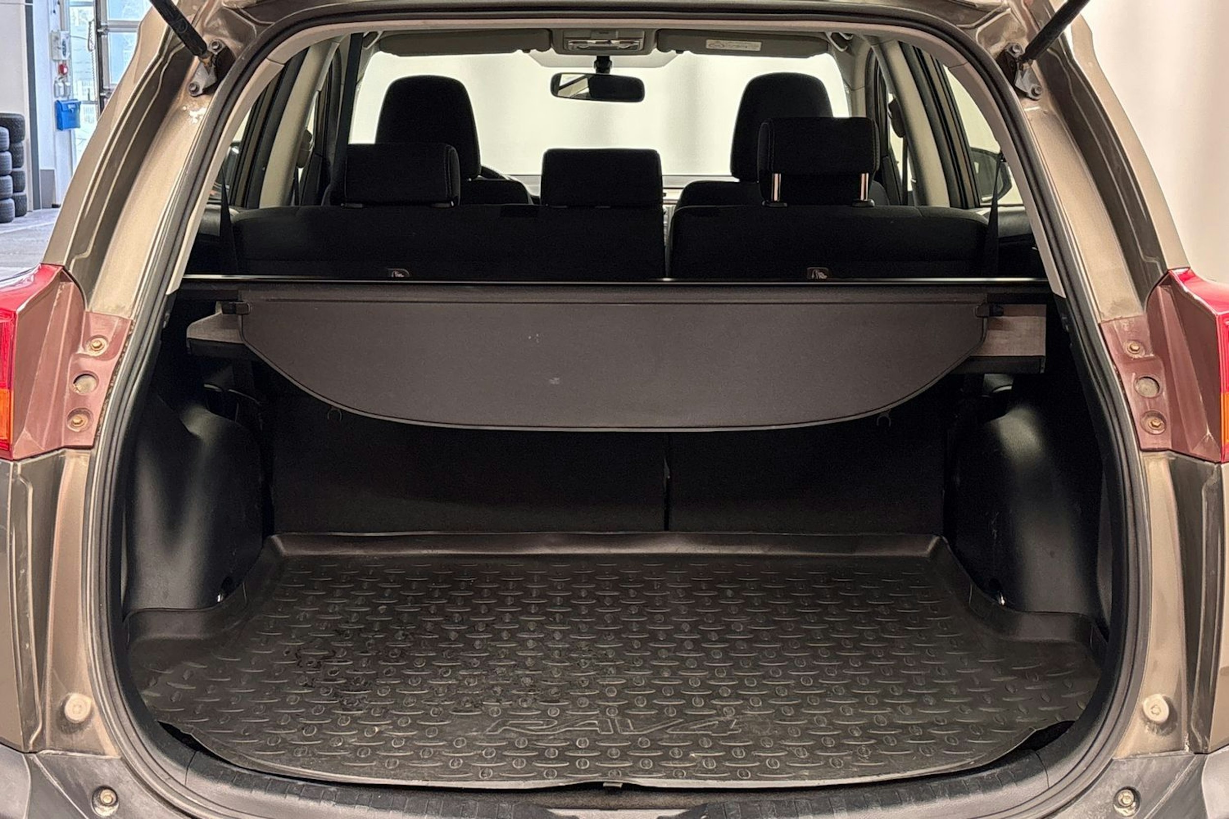 ruskea (beige) Toyota RAV4 2013 kuva 21.