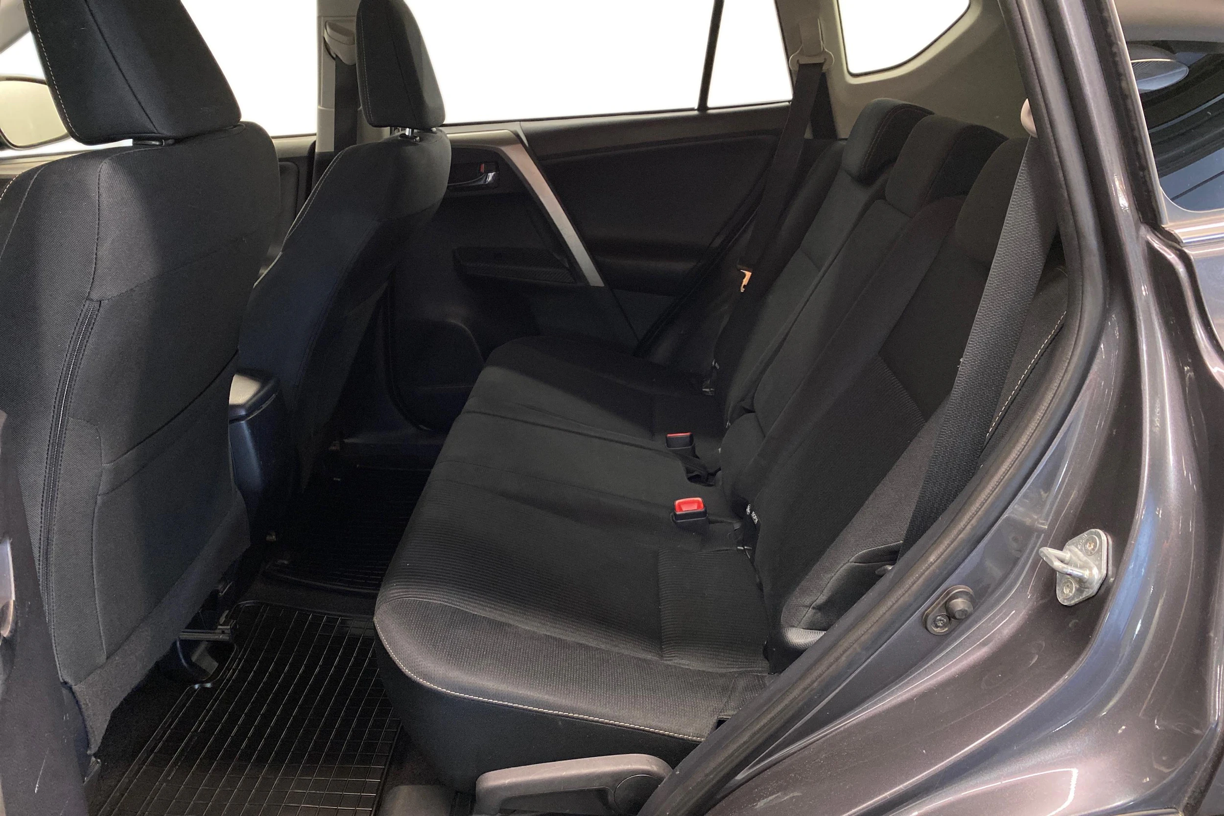 harmaa Toyota RAV4 2013 kuva 11.