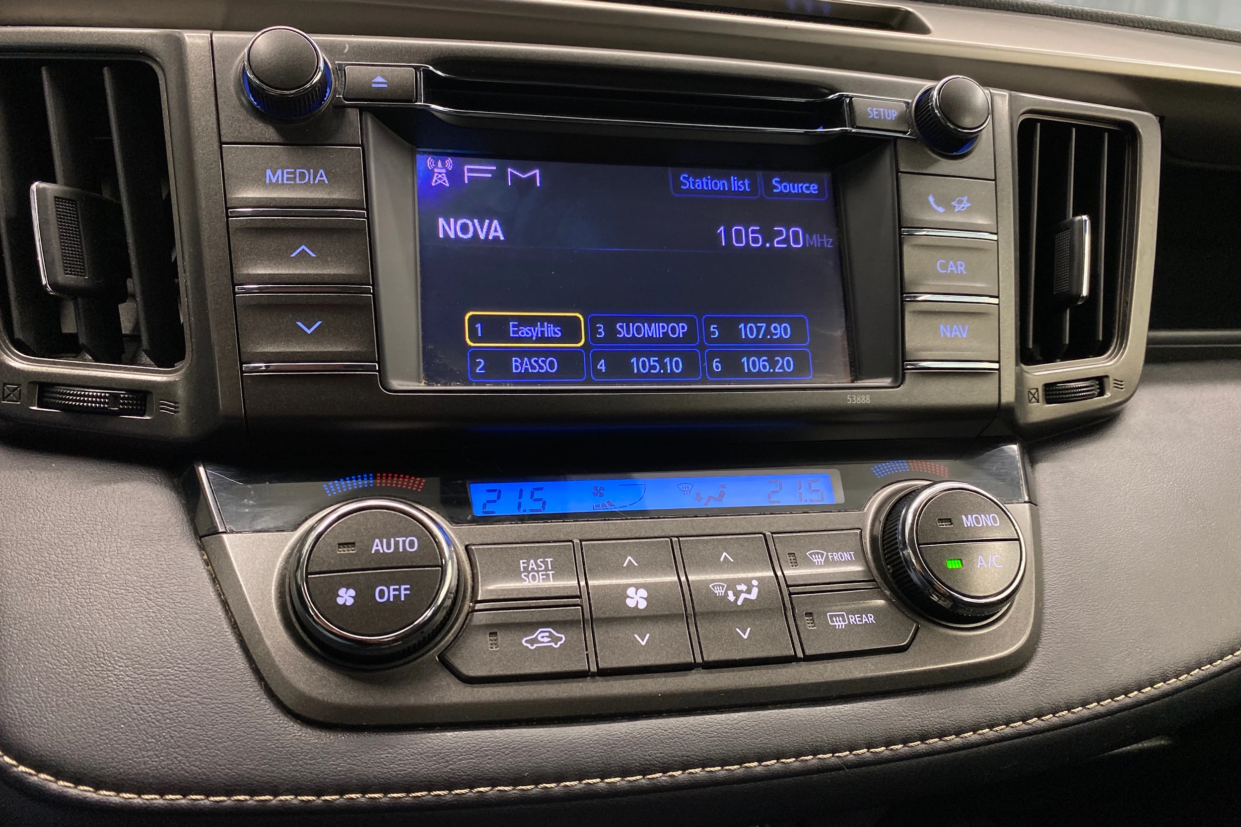 harmaa Toyota RAV4 2013 kuva 24.