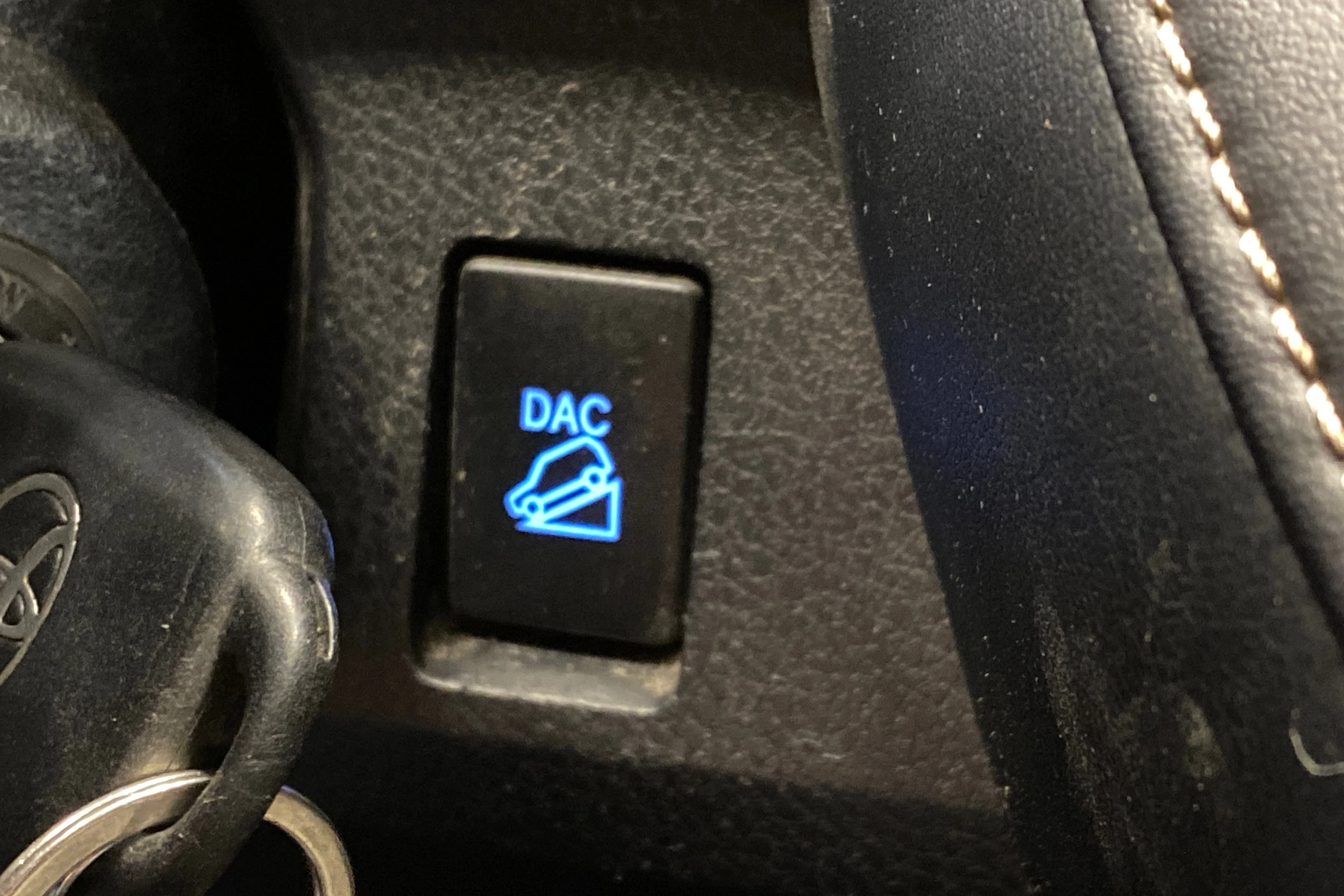 harmaa Toyota RAV4 2013 kuva 31.