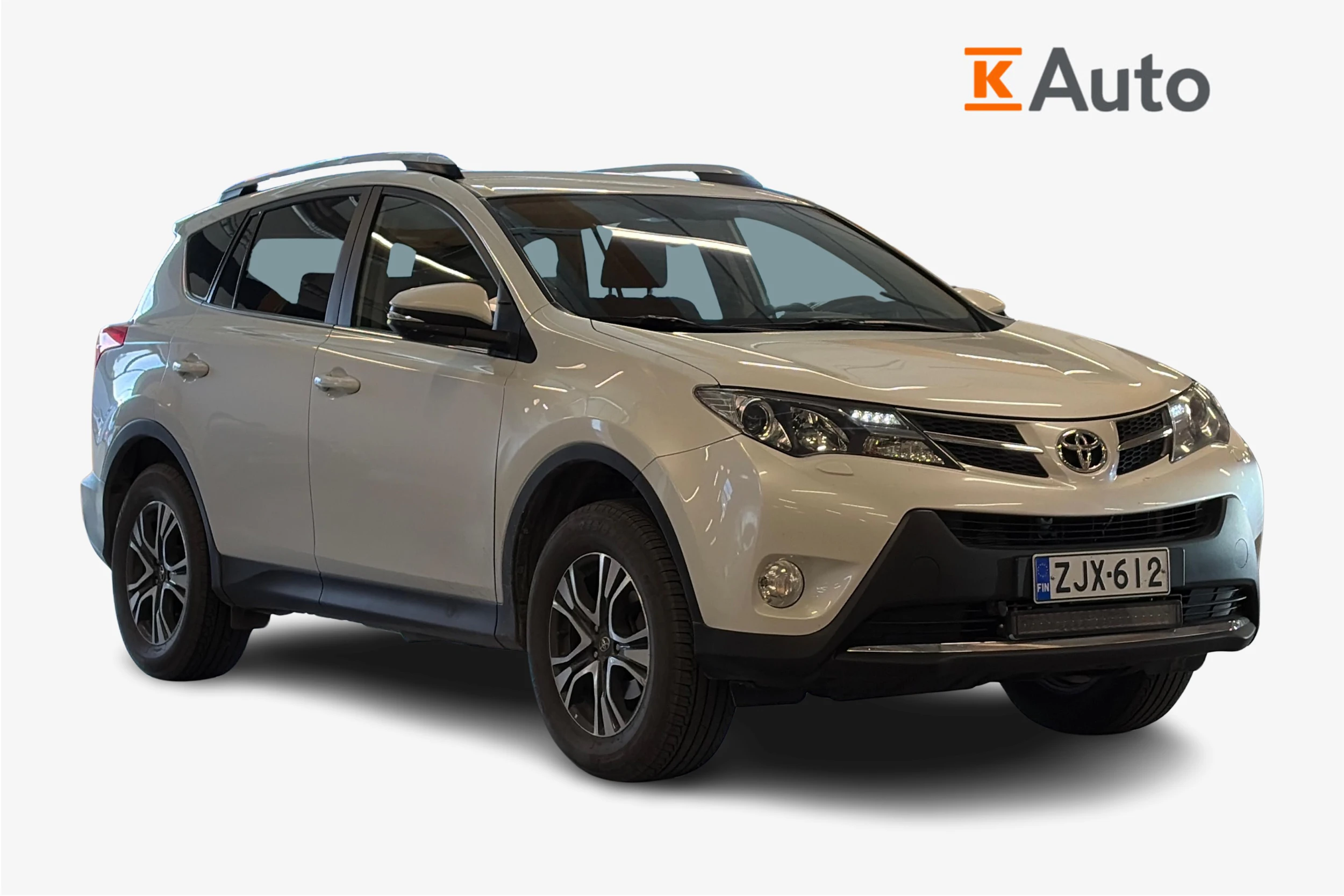 valkoinen Toyota RAV4 2013 kuva 1.