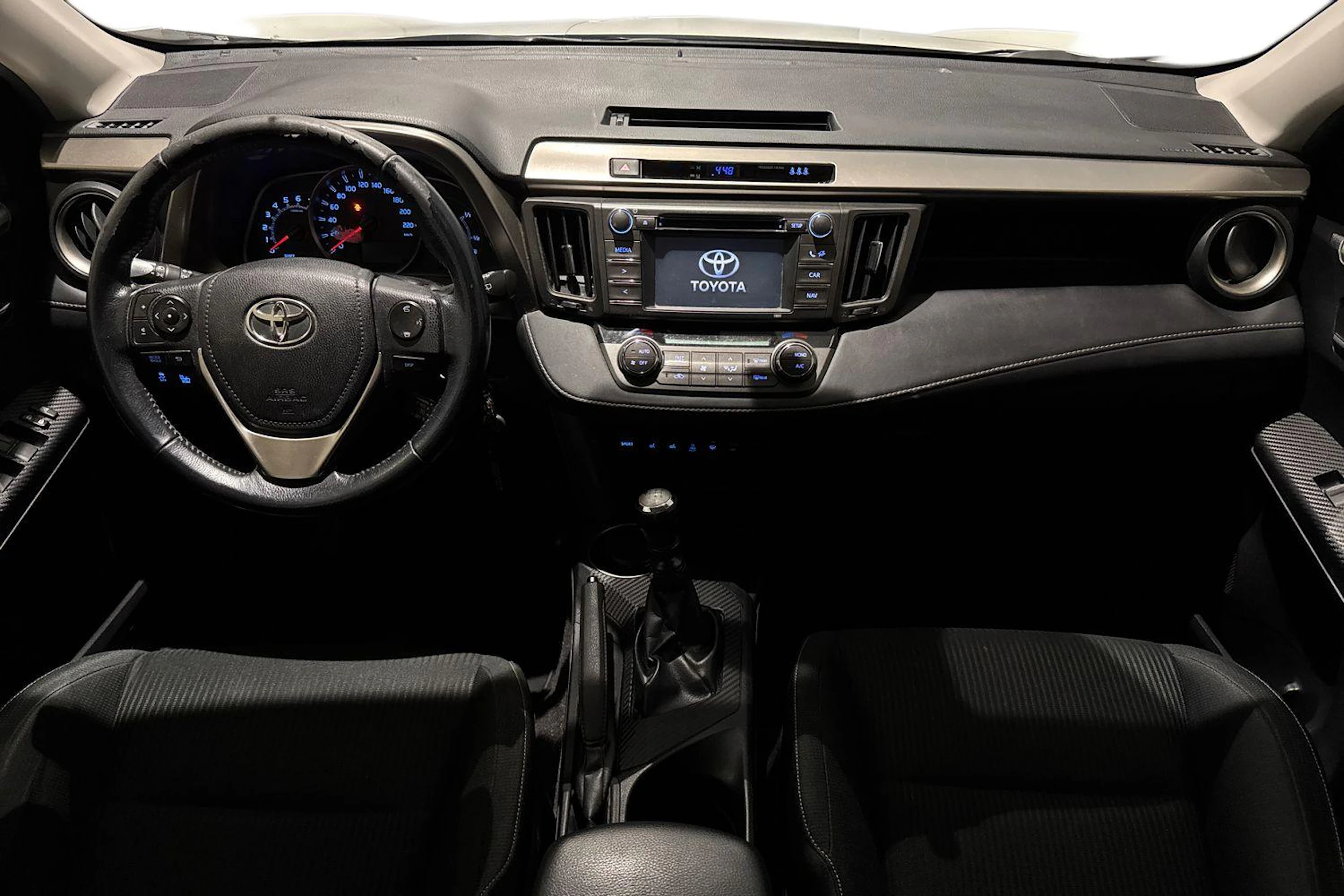 valkoinen Toyota RAV4 2014 kuva 9.