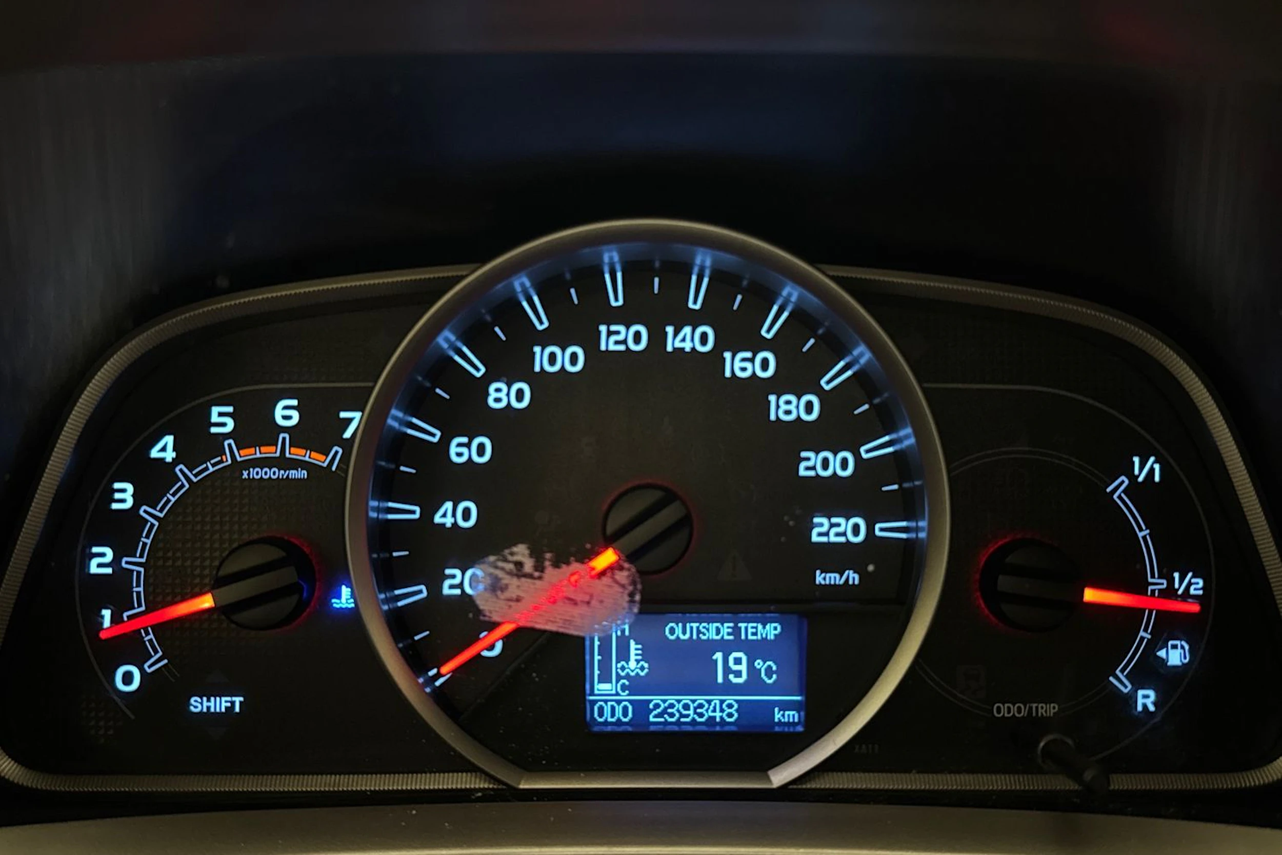 valkoinen Toyota RAV4 2014 kuva 19.