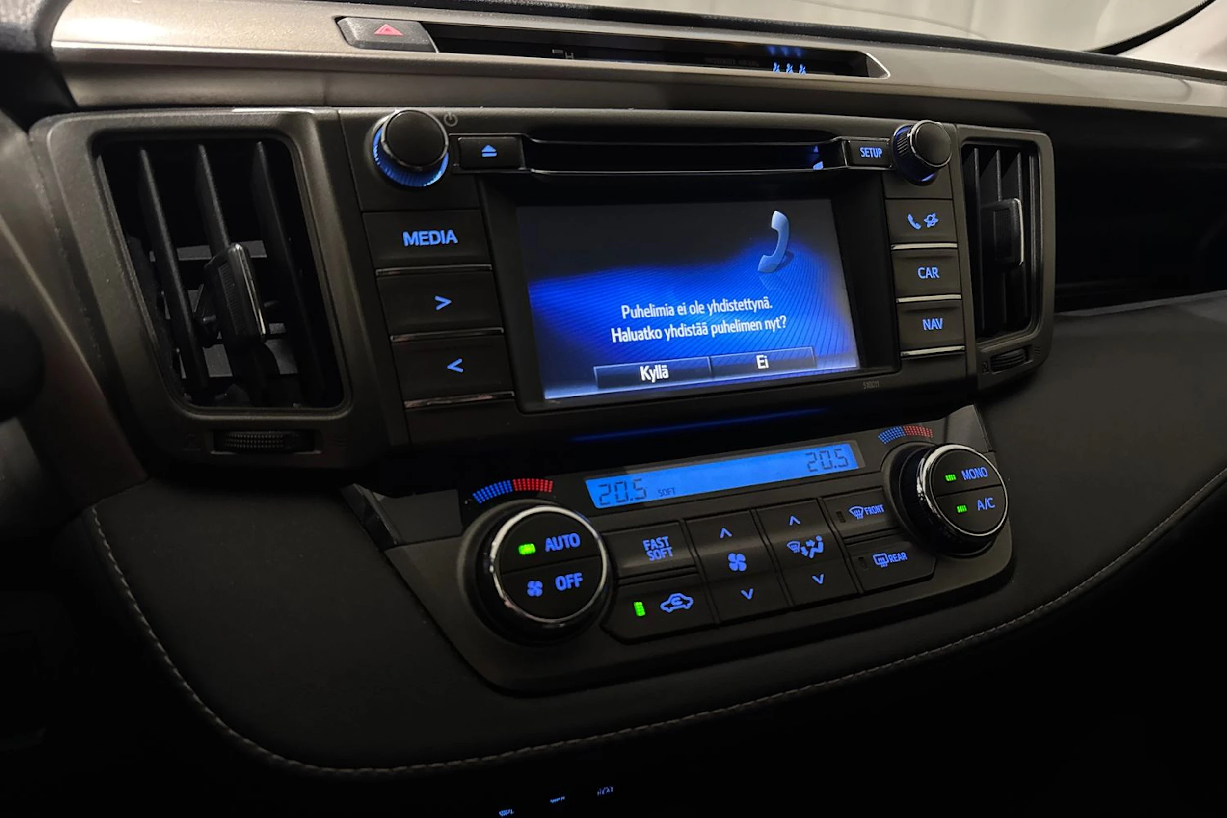 valkoinen Toyota RAV4 2014 kuva 22.