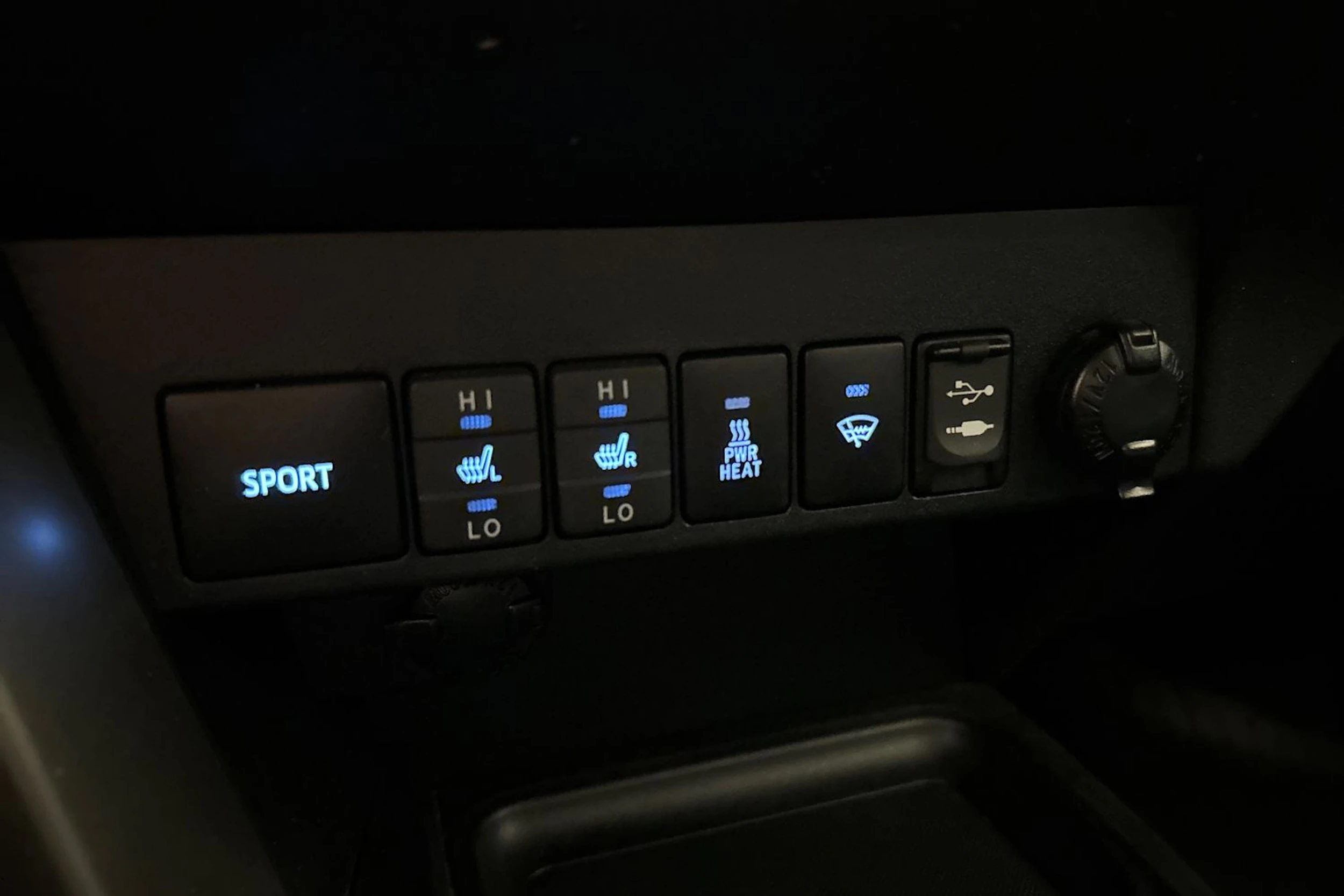 valkoinen Toyota RAV4 2014 kuva 23.