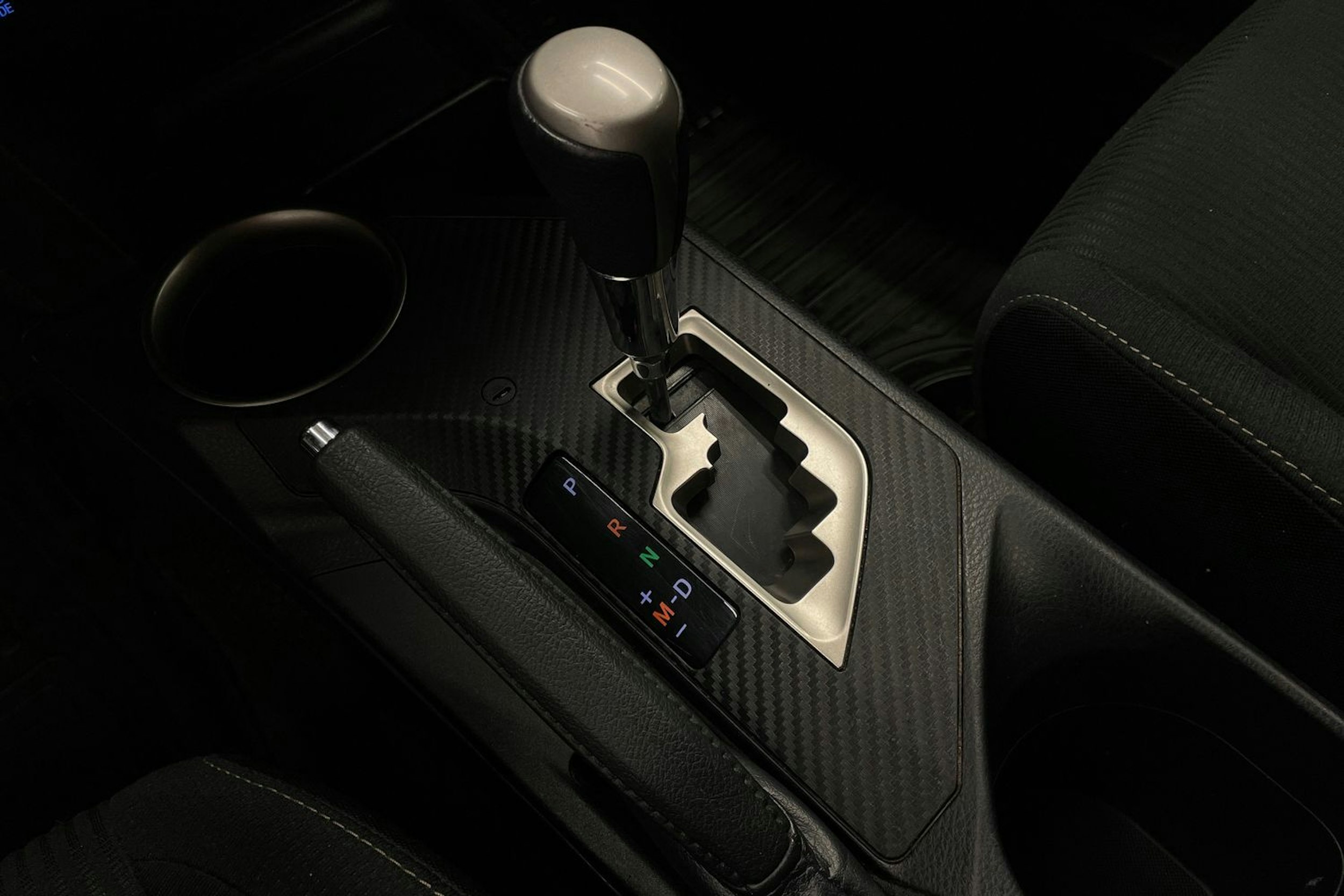 Harmaa Toyota RAV4 2014 kuva 20.