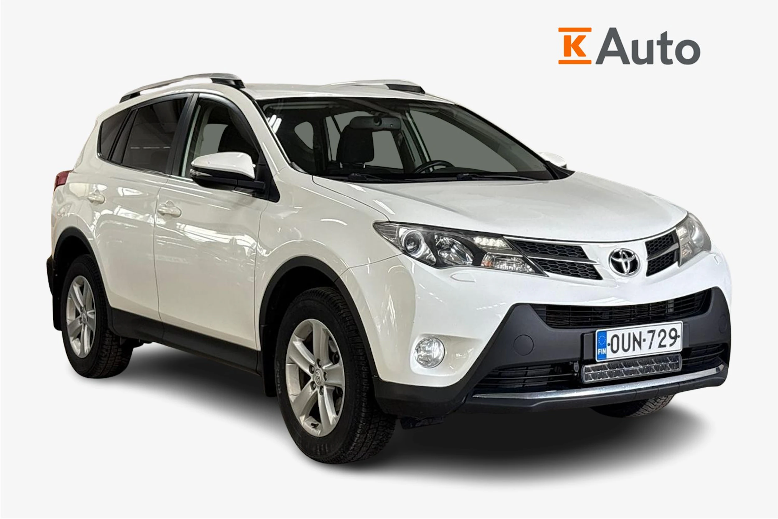 Valkoinen Toyota RAV4 2014 kuva 1.