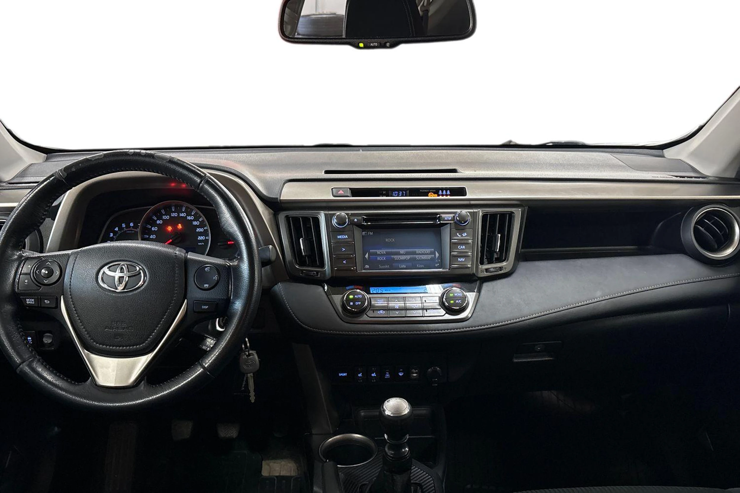 Valkoinen Toyota RAV4 2014 kuva 7.