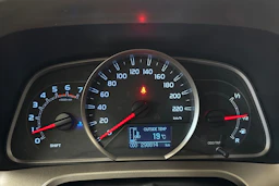 Valkoinen Toyota RAV4 2014 kuva 14.