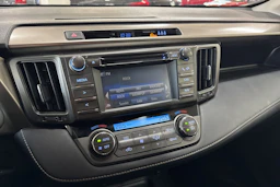 Valkoinen Toyota RAV4 2014 kuva 15.