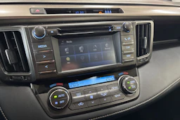 Valkoinen Toyota RAV4 2014 kuva 18.