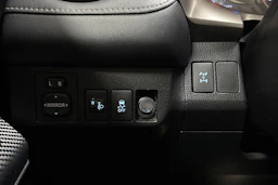 Valkoinen Toyota RAV4 2014 kuva 20.