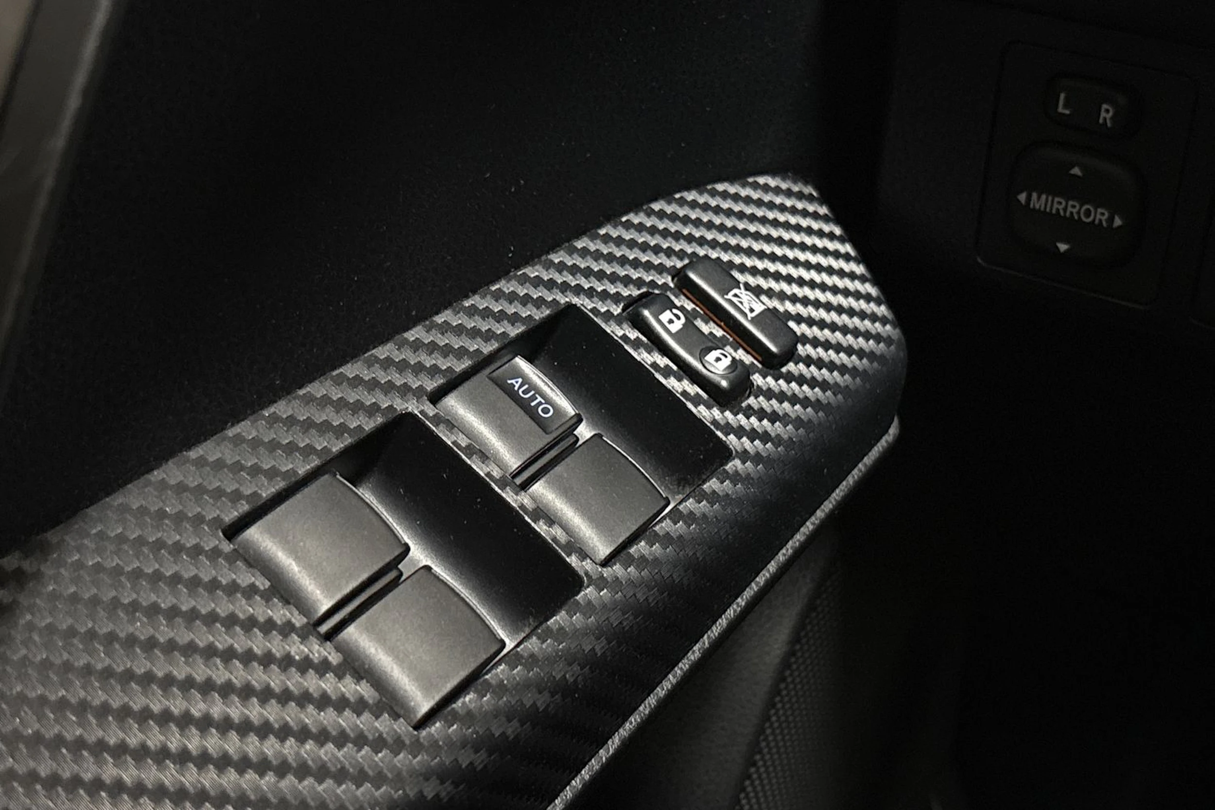 Valkoinen Toyota RAV4 2014 kuva 21.