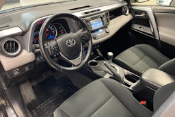 musta Toyota RAV4 2015 kuva 6.