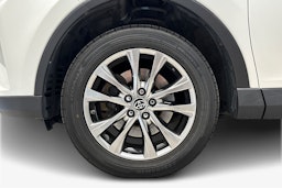 valkoinen Toyota RAV4 2016 kuva 11.