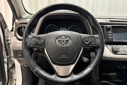 valkoinen Toyota RAV4 2016 kuva 17.