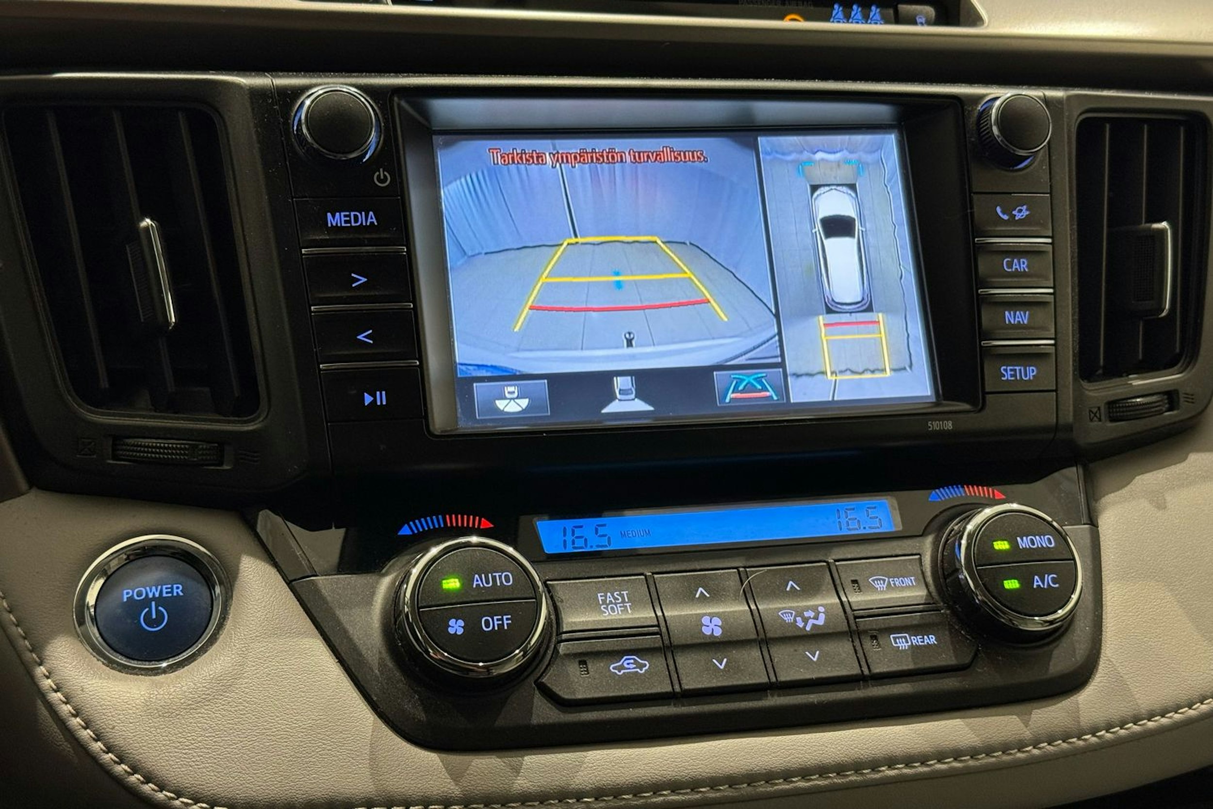valkoinen Toyota RAV4 2016 kuva 21.