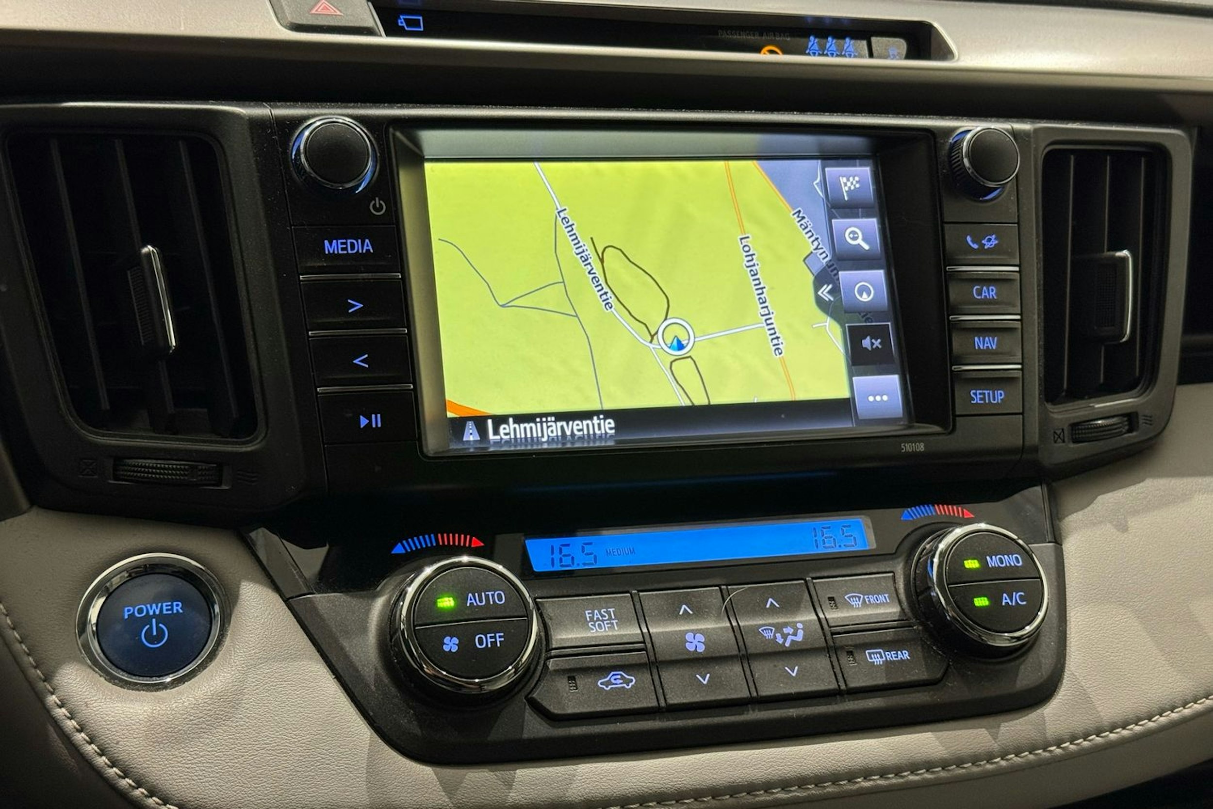 valkoinen Toyota RAV4 2016 kuva 22.
