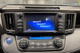 Valkoinen Toyota RAV4 2016 kuva 18.