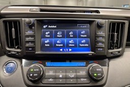 Valkoinen Toyota RAV4 2016 kuva 19.