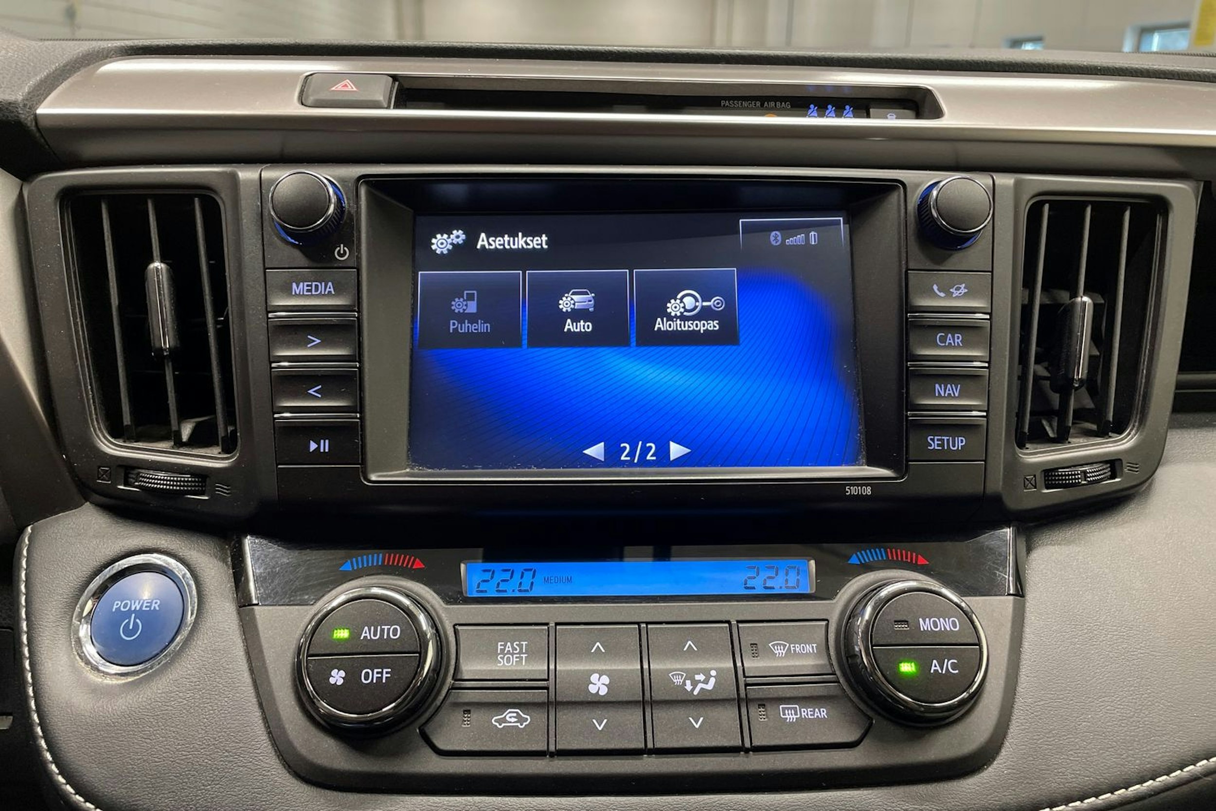 Valkoinen Toyota RAV4 2016 kuva 20.