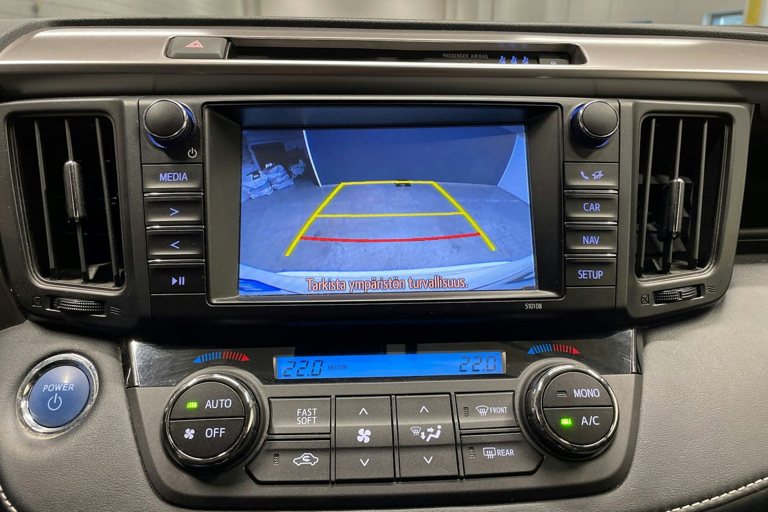 Valkoinen Toyota RAV4 2016 kuva 21.