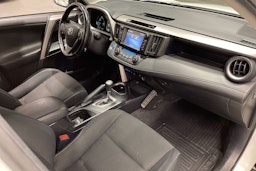 Valkoinen Toyota RAV4 2016 kuva 30.