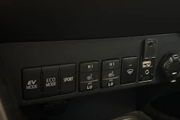 musta Toyota RAV4 2016 kuva 8.
