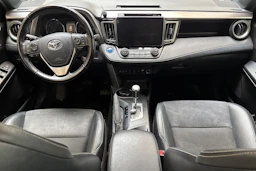 Musta Toyota RAV4 2016 kuva 9.