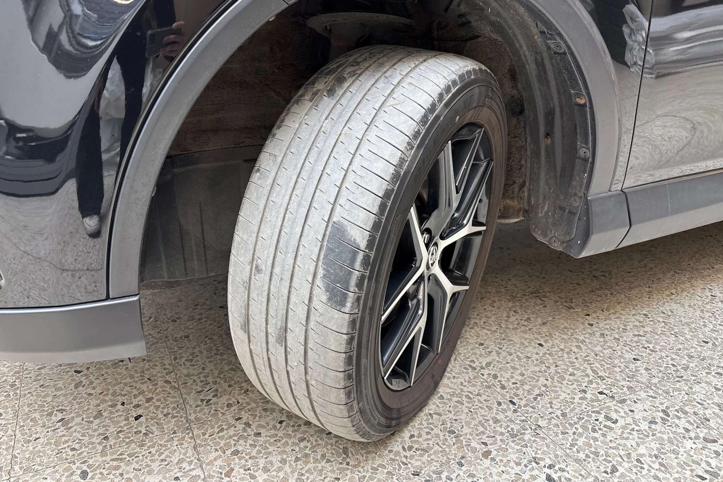 Musta Toyota RAV4 2016 kuva 13.