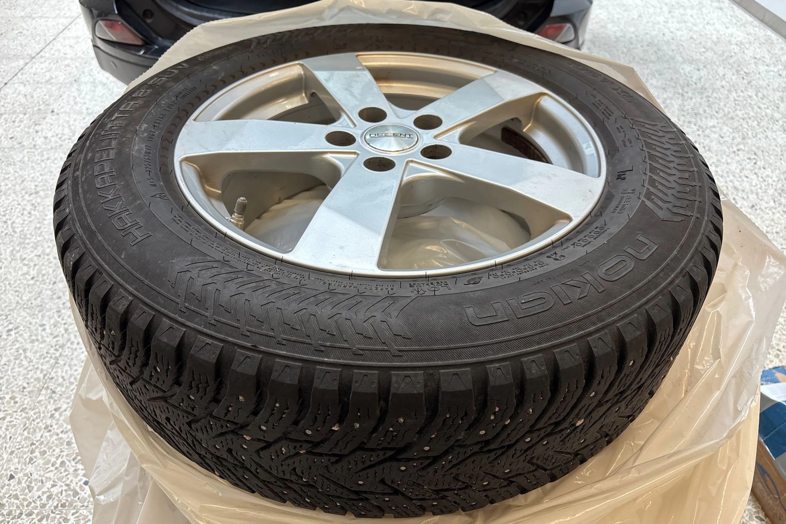 Musta Toyota RAV4 2016 kuva 15.