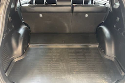Musta Toyota RAV4 2016 kuva 17.