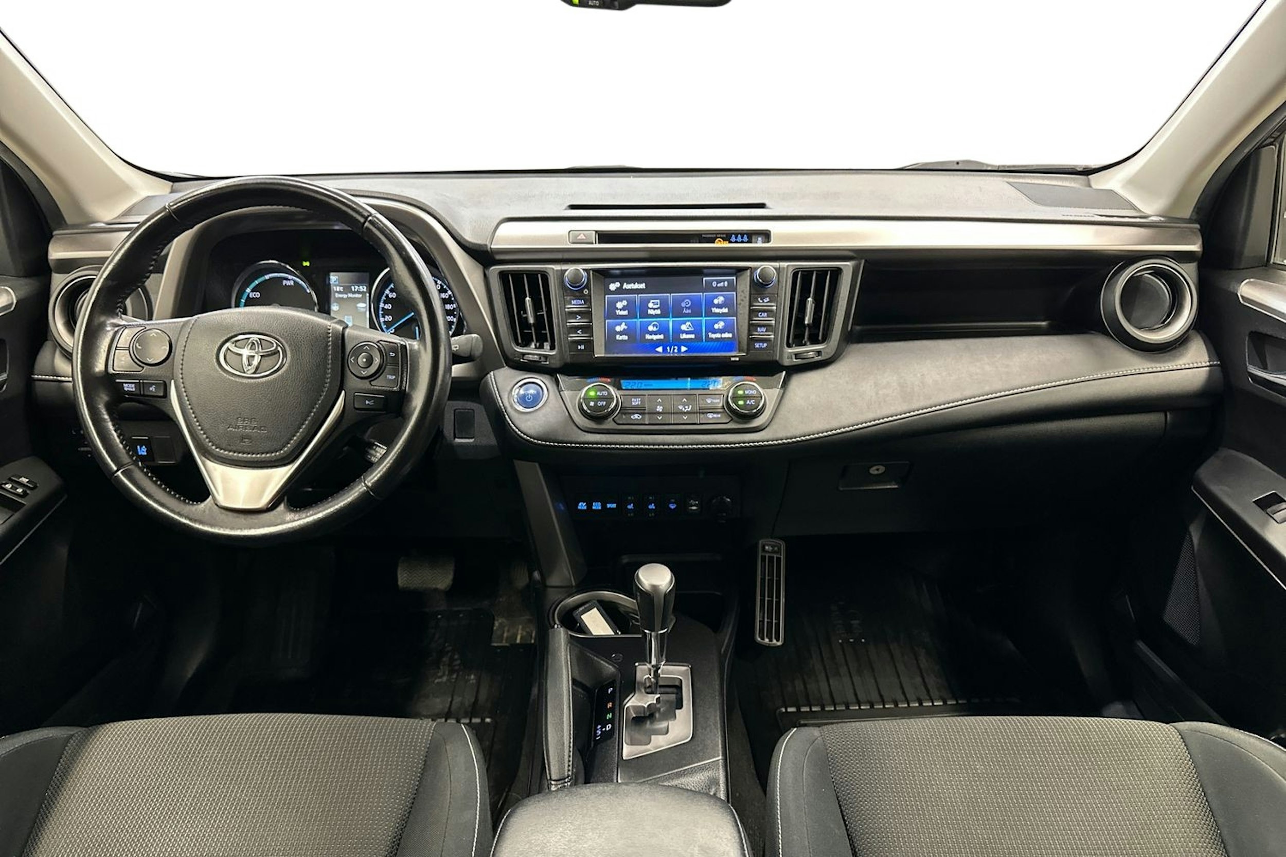 harmaa Toyota RAV4 2016 kuva 9.