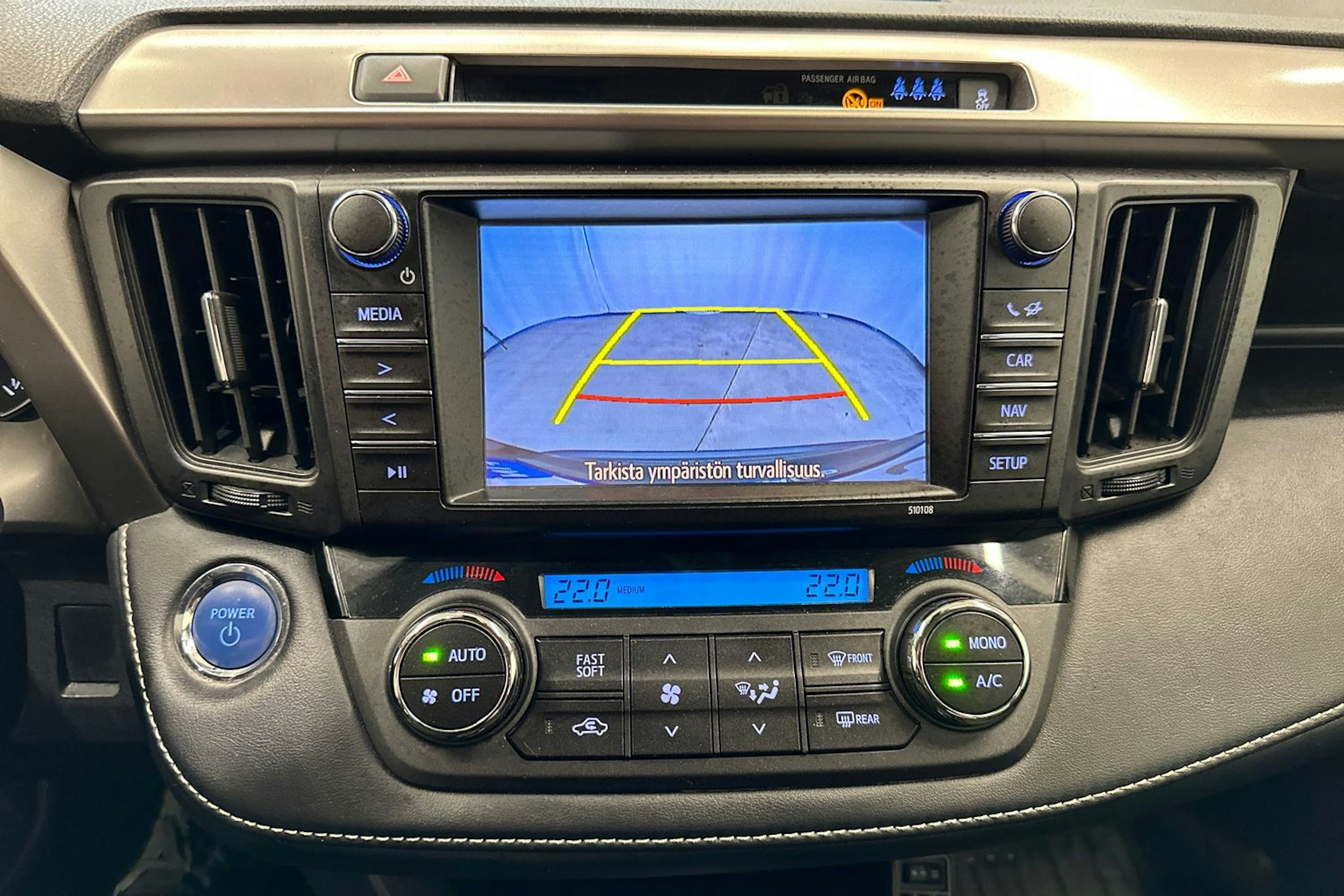 harmaa Toyota RAV4 2016 kuva 19.